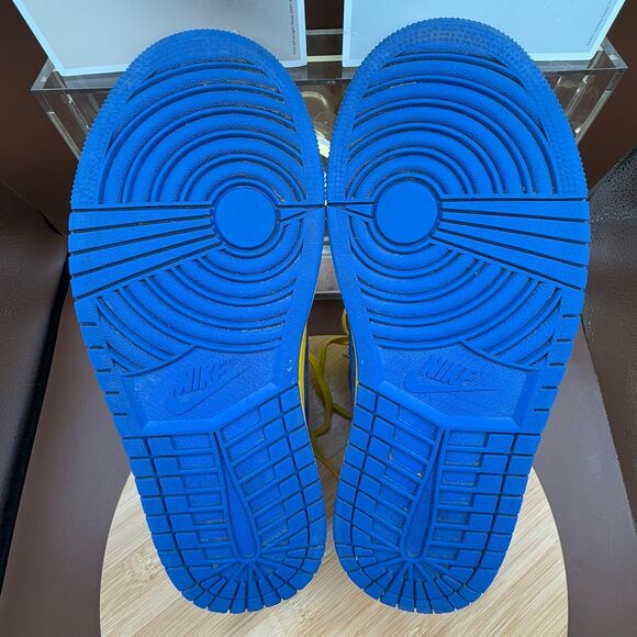 Nike Women's Air Jordan 1 Retro Hi OG ‘Laney’ Sz 9.5 - Picture 9 of 10